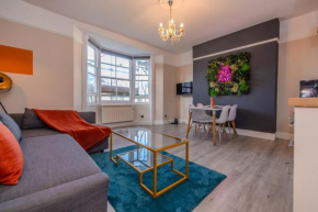2 Bedroom Apartment Next to Brighton Beach & Shopping Center